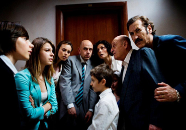 Interesse culturale in sala, Tutti contro tutti di Rolando Ravello